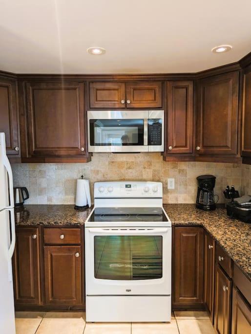 Vacation Home On Alligator Drive Woodmere Exterior photo