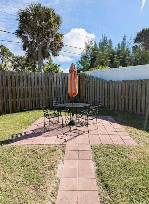 Vacation Home On Alligator Drive Woodmere Exterior photo